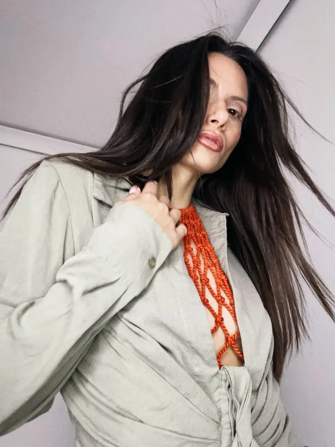 Why some women look effortlessly sexy and stylish — while others look “too much” in the same clothes