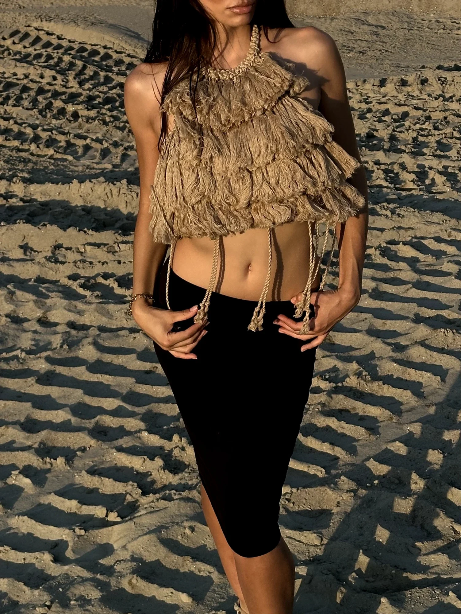 Zara – Elegant Women’s Boho Crop Top with Ruffles, Fringes and Open Back – for Beach, Festival or Everyday Looks